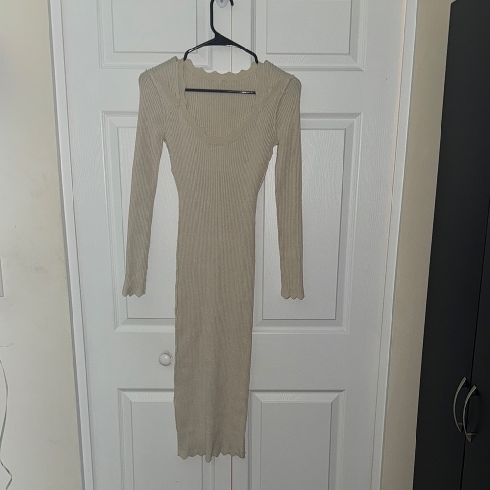 Elegant Cream Long Sleeve Dress